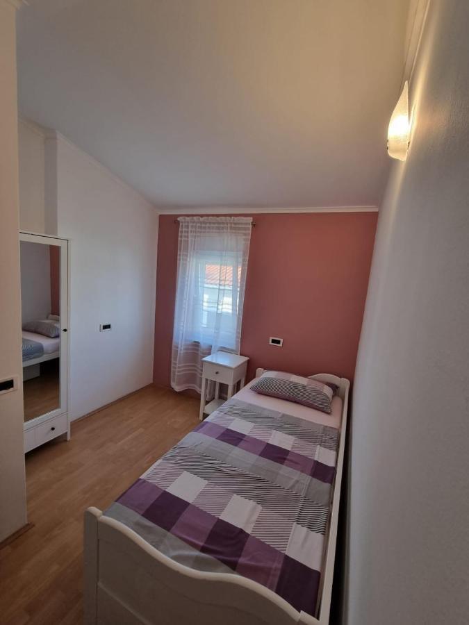 Apartments Jann Krk Town Exterior photo