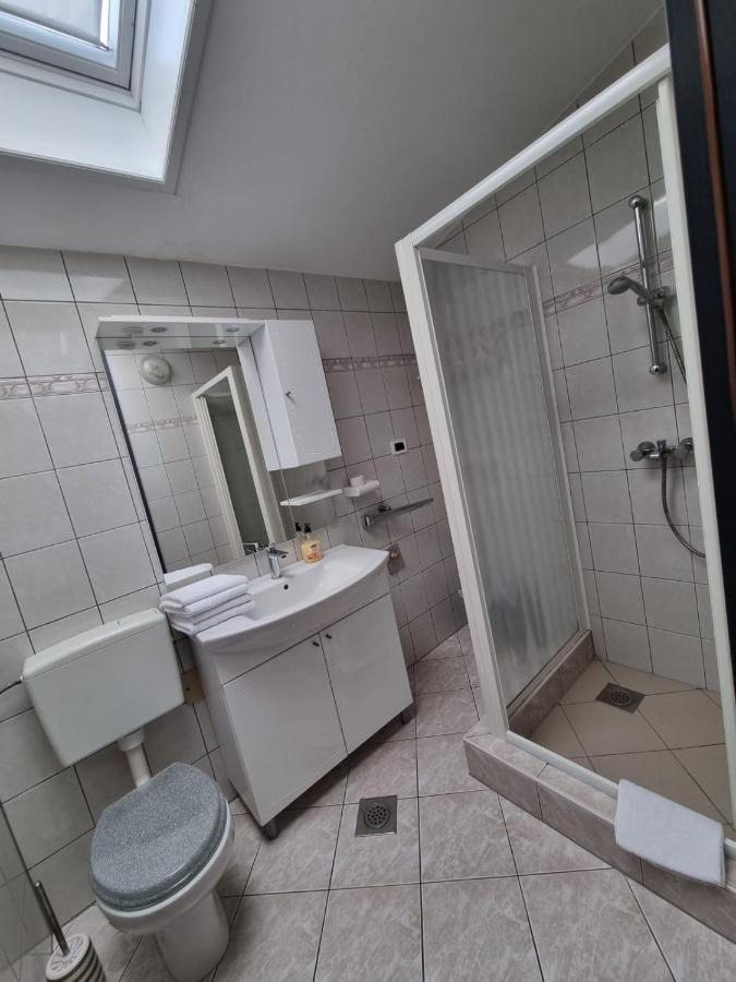 Apartments Jann Krk Town Exterior photo