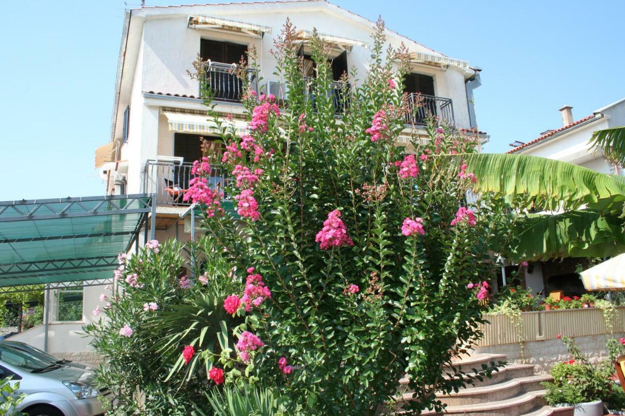 Apartments Jann Krk Town Exterior photo